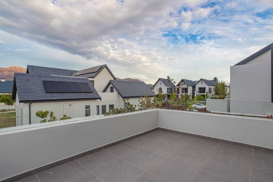 5 Bedroom Property for Sale in Val De Vie Estate Western Cape